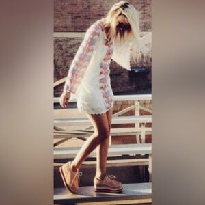 Free People Misty Meadow Embroidered
Boho Dress RARE in Ivory size 6